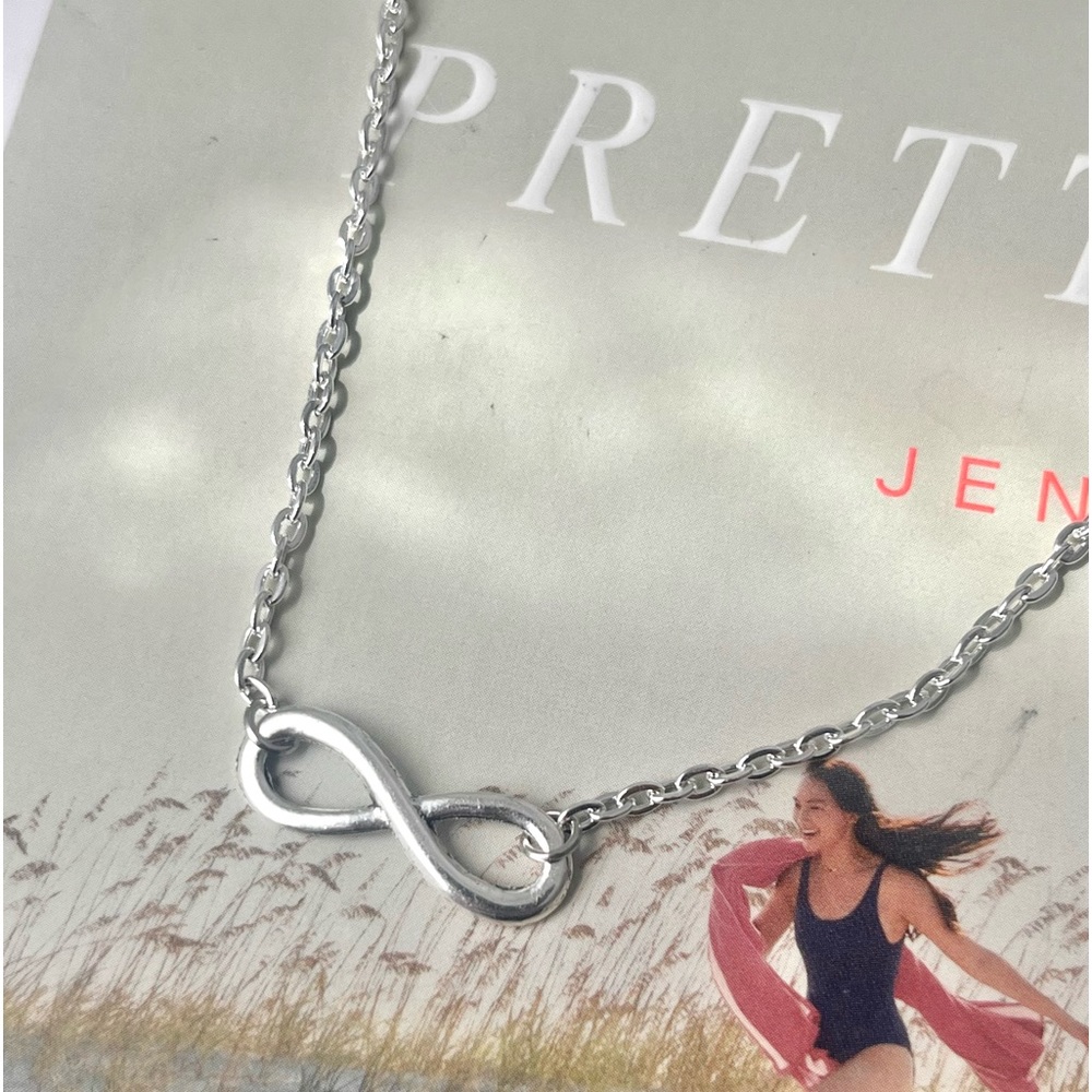 the summer i turned pretty Conrad's infinity necklace